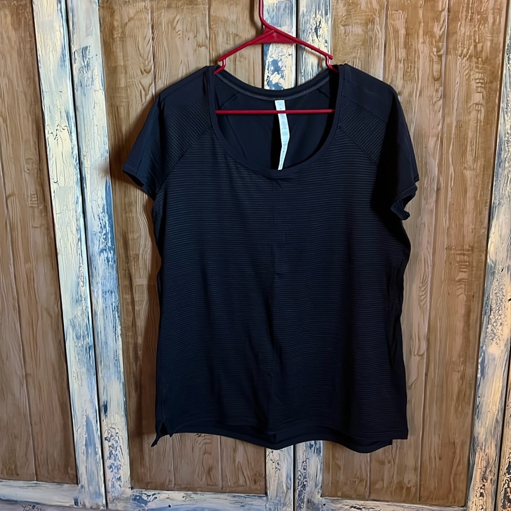 Lululemon Tee